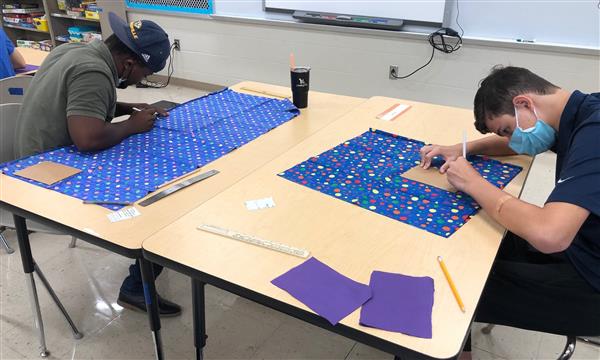 Students make notecards